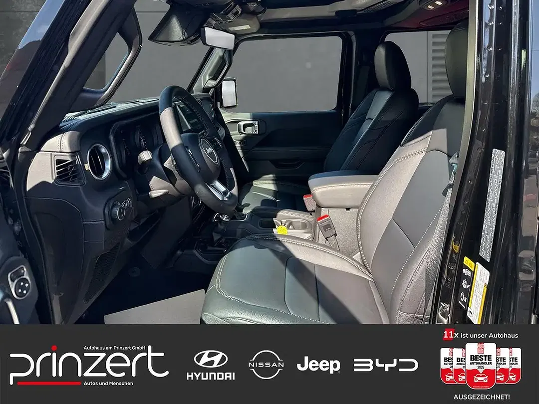 Jeep Wrangler 2.0 - Thumbnail 4