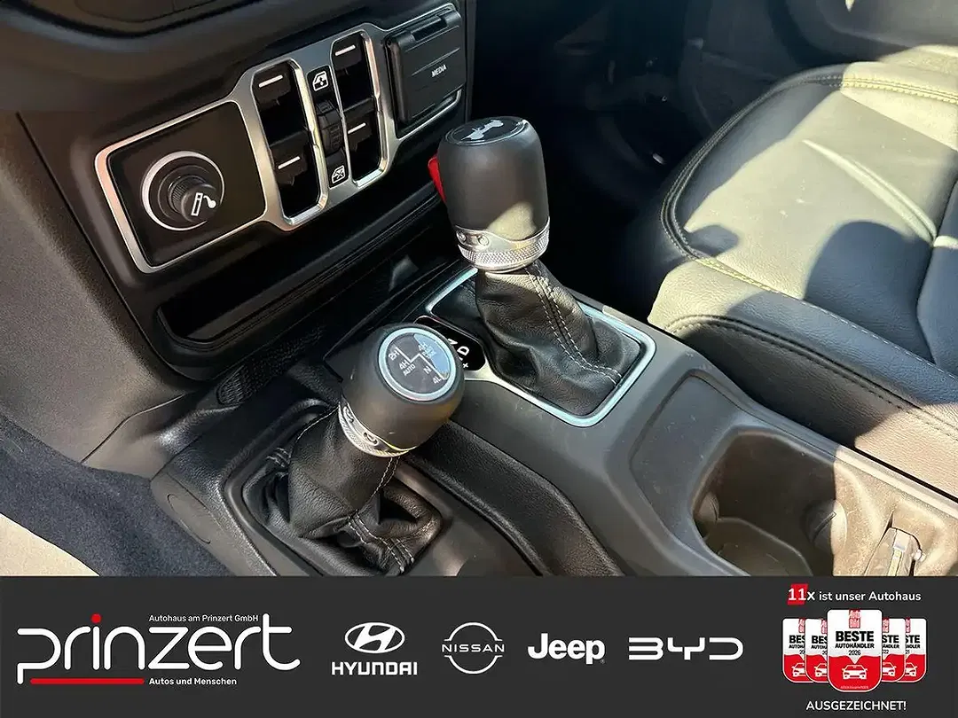 Jeep Wrangler 2.0 - Thumbnail 9