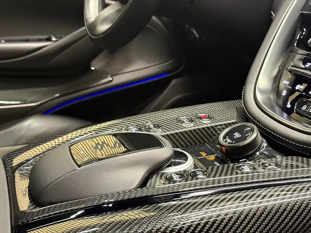 Aston Martin DBX 707 4.0 Bi-Turbo - Thumbnail 10