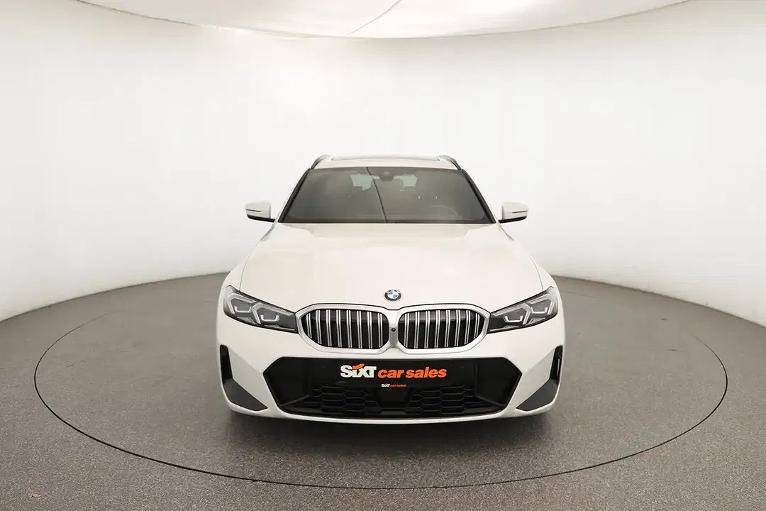 BMW 330 xDrive M Sport - Thumbnail 2