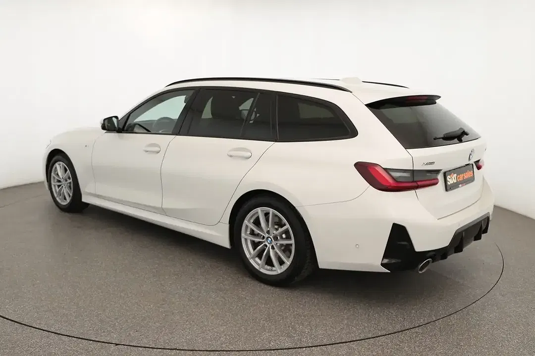 BMW 330 xDrive M Sport - Thumbnail 4
