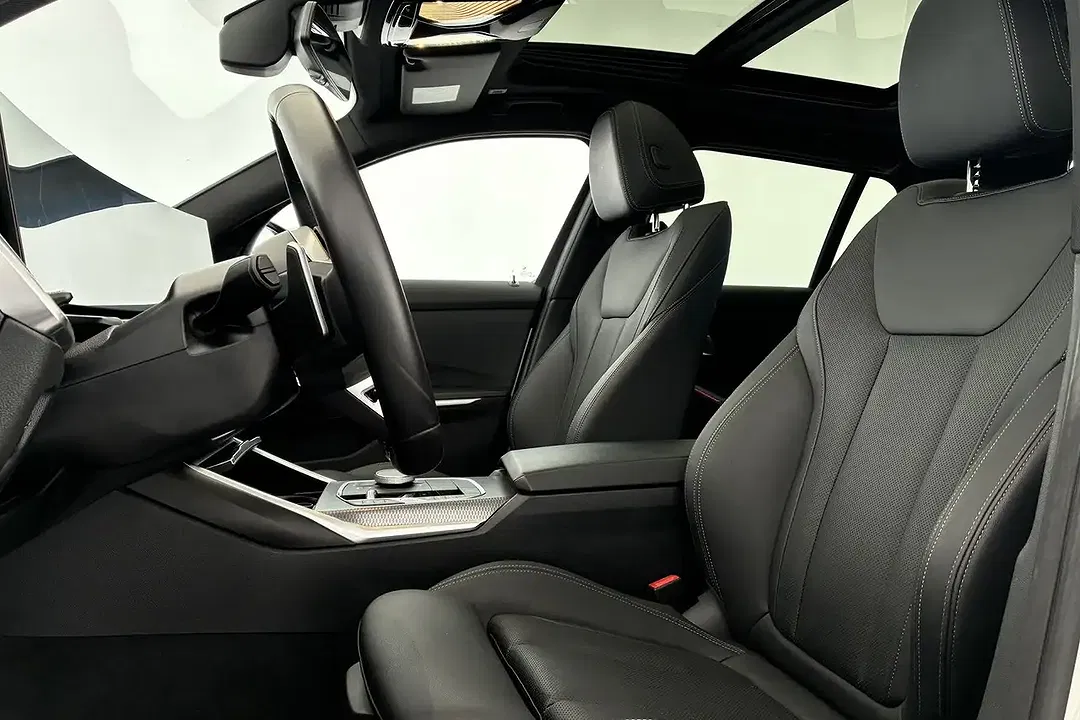 BMW 330 xDrive M Sport - Thumbnail 9