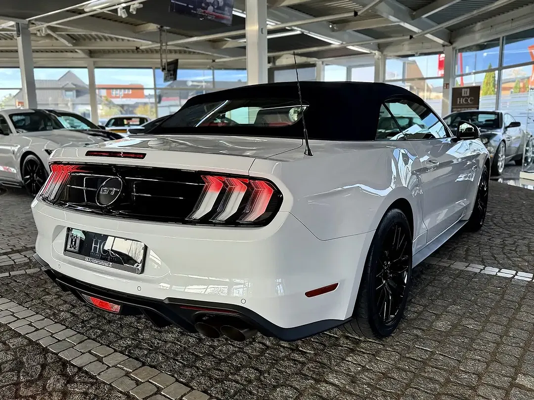 Ford Mustang GT - Thumbnail 11