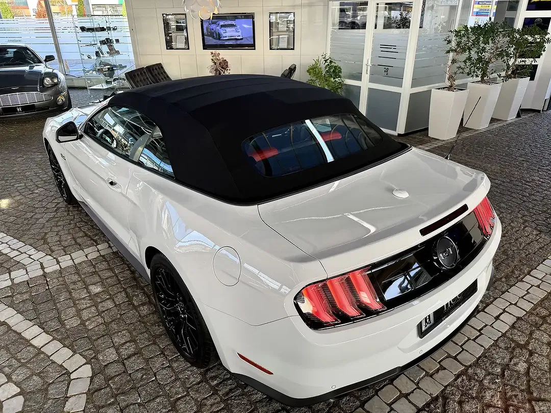 Ford Mustang GT - Thumbnail 16