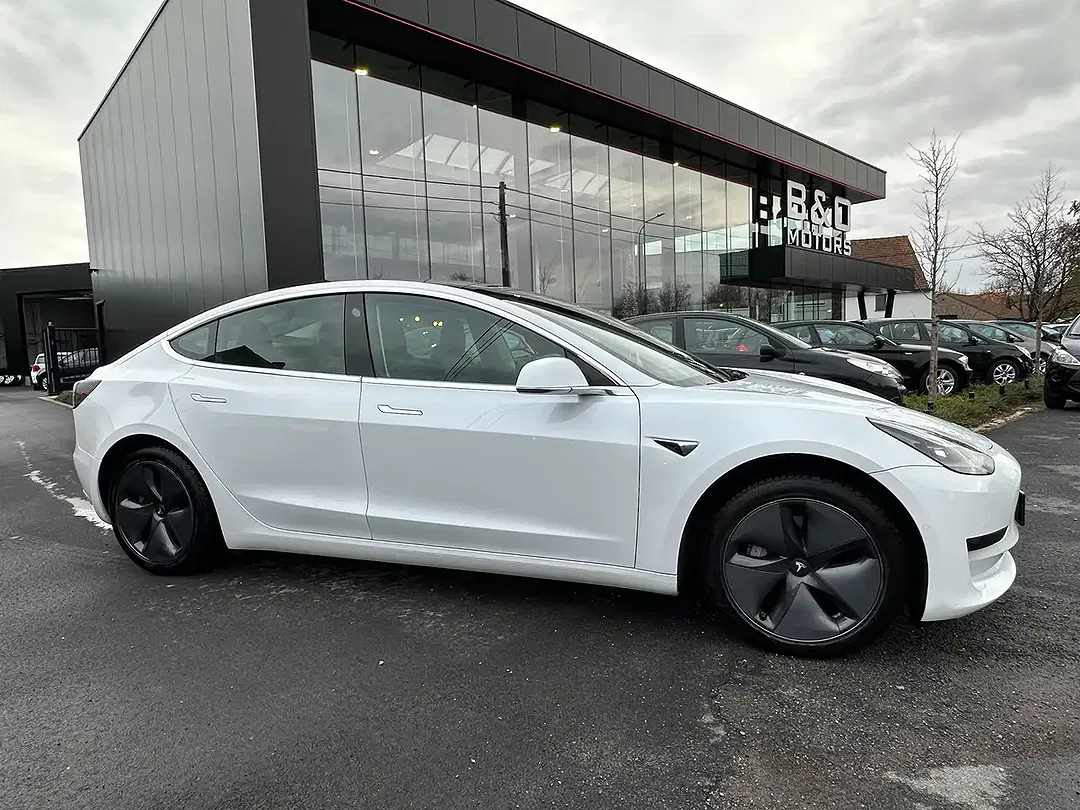 Tesla Model 3 Standard Range - Thumbnail 12