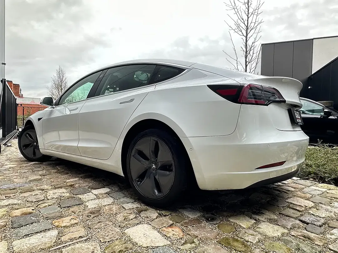 Tesla Model 3 Standard Range - foto 2