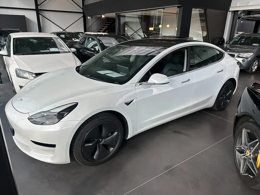 Tesla Model 3 Standard Range - Thumbnail 6