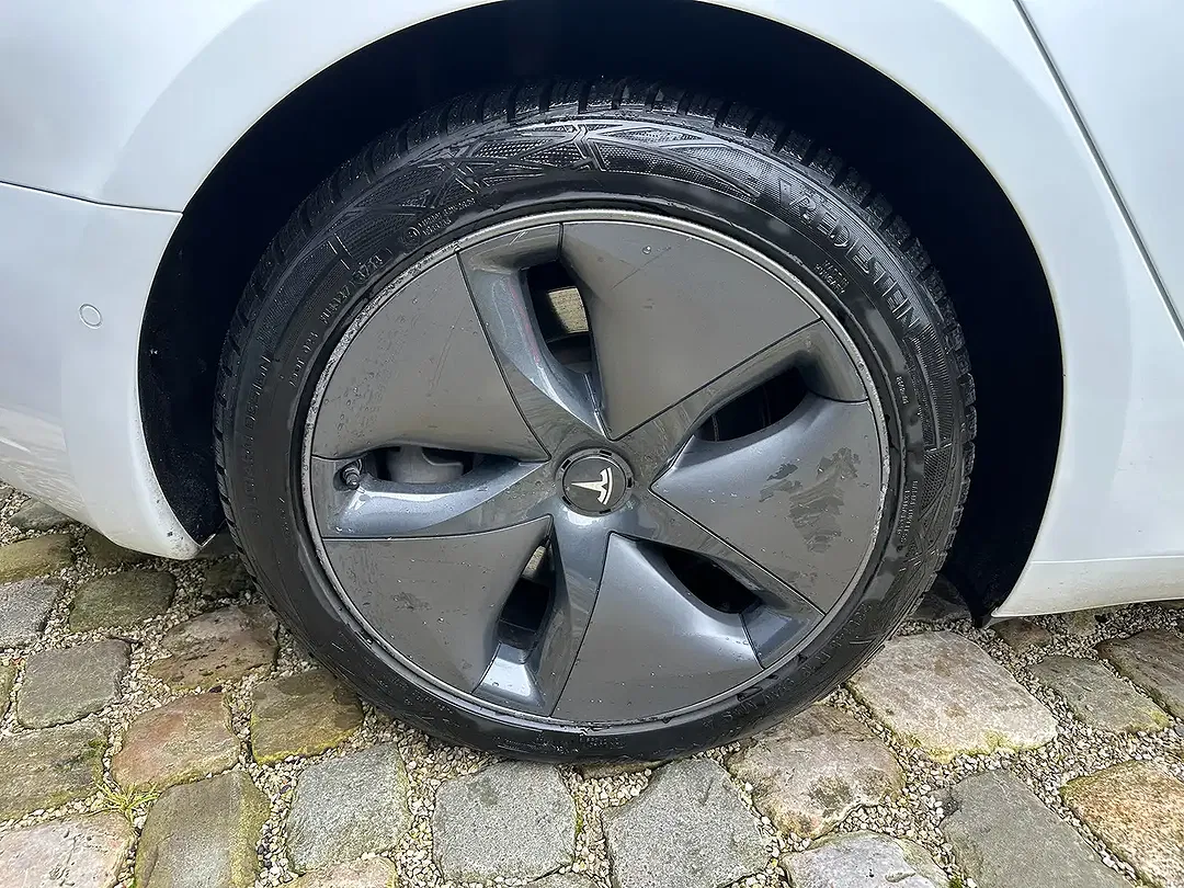 Tesla Model 3 Standard Range - Thumbnail 8