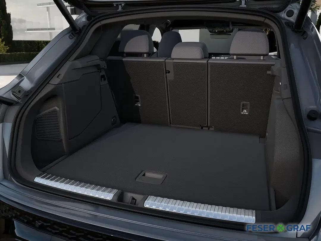 Audi Q3 plus S line - Thumbnail 10