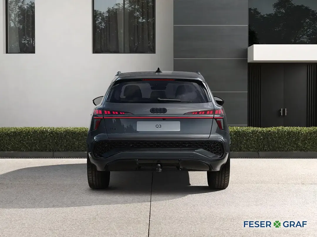 Audi Q3 plus S line - Thumbnail 4