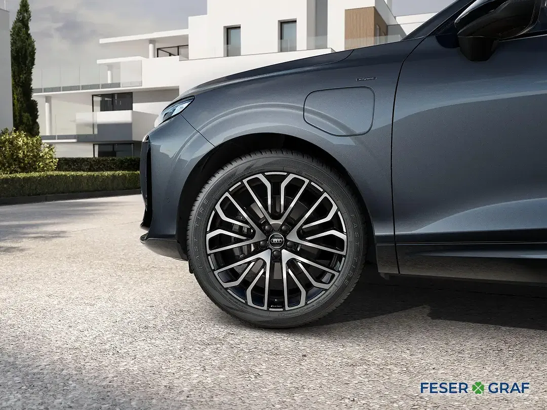 Audi Q3 plus S line - Thumbnail 6