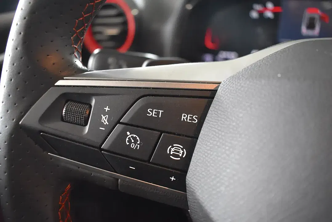 SEAT Arona 1.0 TSI DSG FR - Thumbnail 30