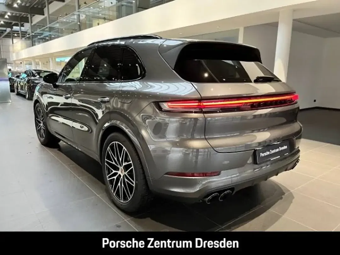 Porsche Cayenne E-Hybrid Edition - Thumbnail 3