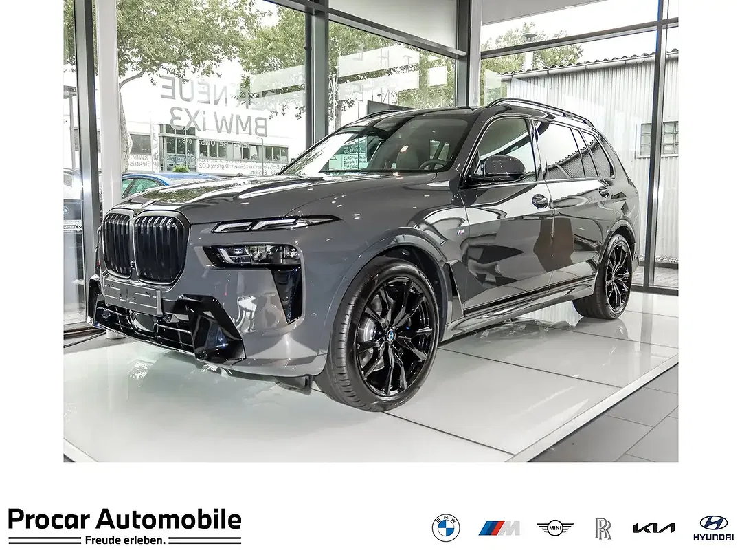 BMW X7 xDrive M Sport Pro Lounge - Thumbnail 1