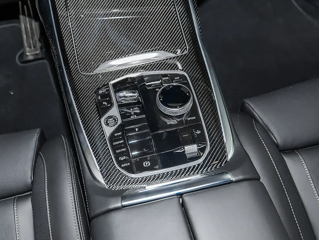 BMW X7 xDrive M Sport Pro Lounge - Thumbnail 14