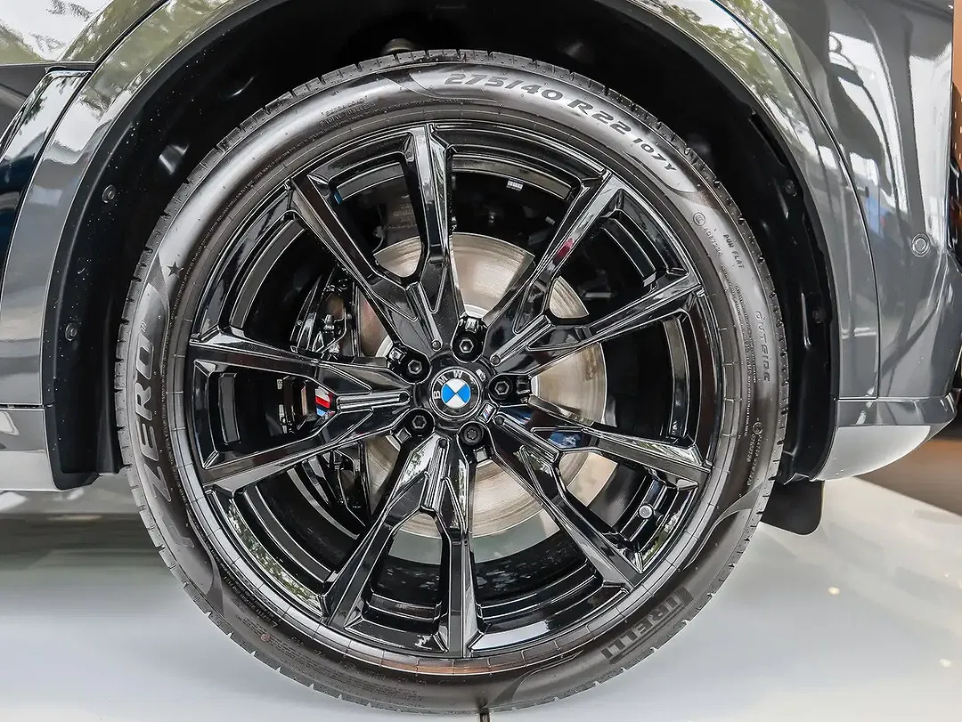 BMW X7 xDrive M Sport Pro Lounge - Thumbnail 4