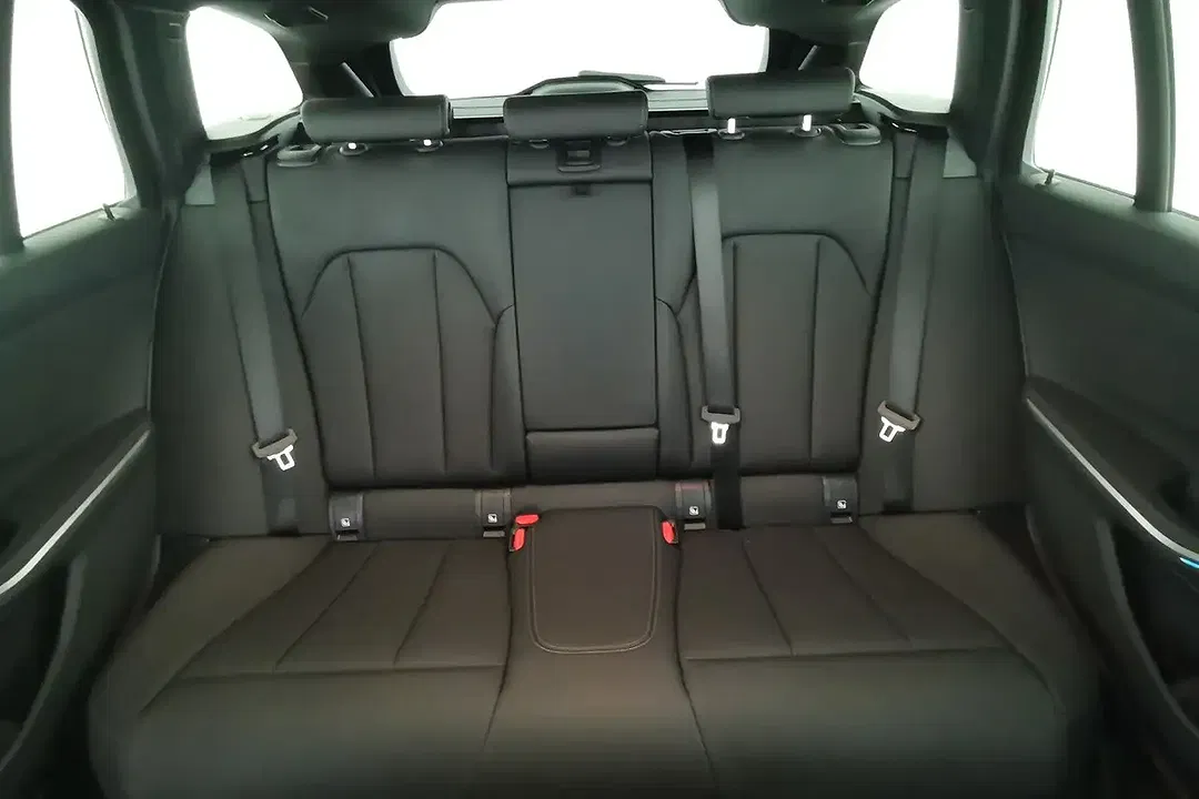 BMW 320 xDrive M Sport - Thumbnail 14
