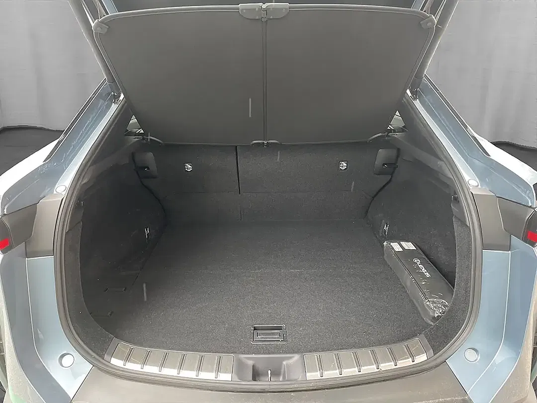 Lexus RZ 300e Executive - Thumbnail 5