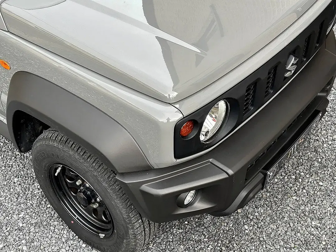 Suzuki Jimny - Thumbnail 11