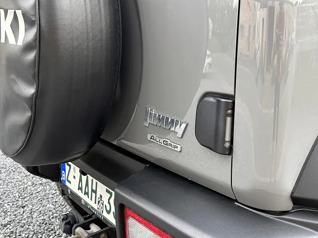 Suzuki Jimny - Thumbnail 13