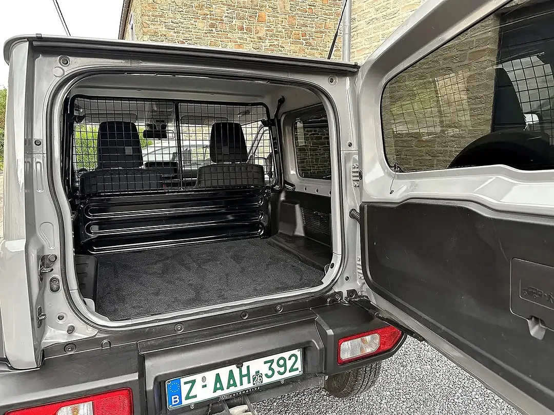 Suzuki Jimny - Thumbnail 4