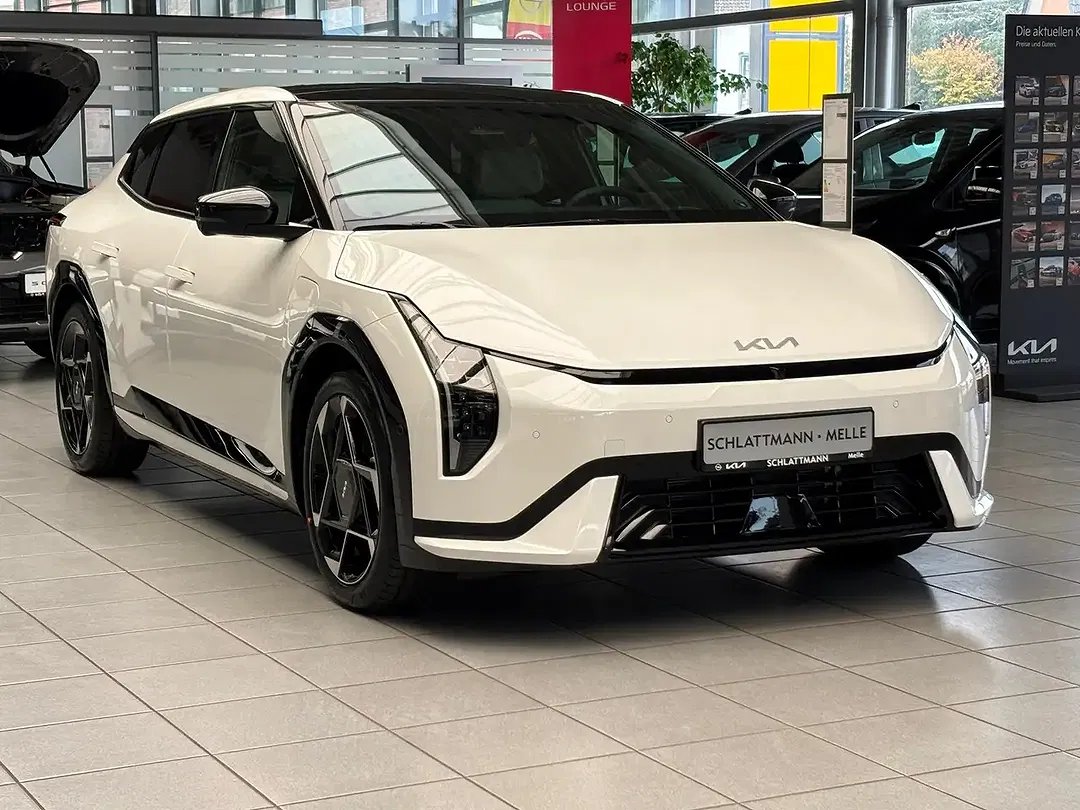 Kia EV4 GT-Line - Thumbnail 3