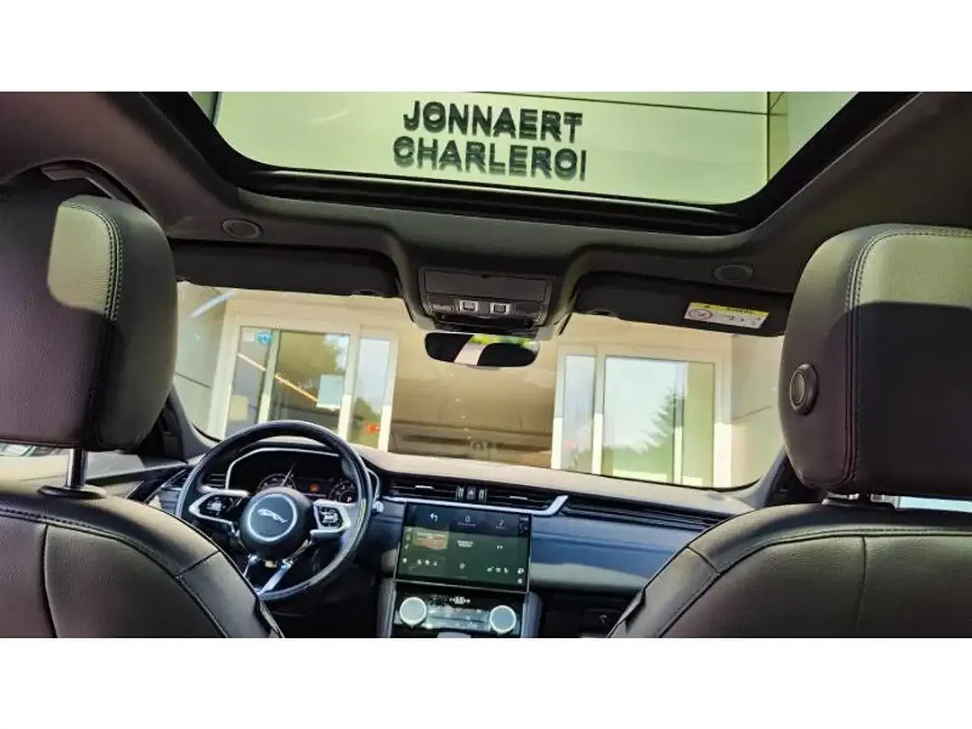 Jaguar F-Pace SE - Thumbnail 12