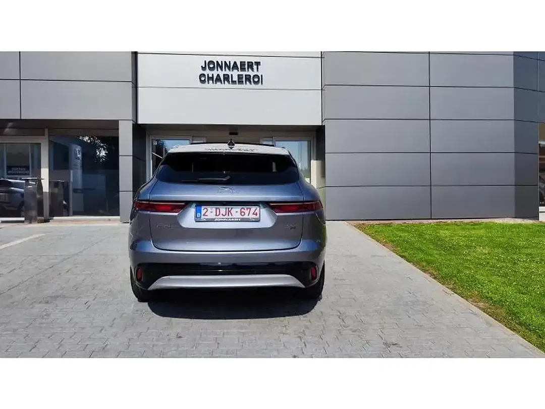 Jaguar F-Pace SE - Thumbnail 6