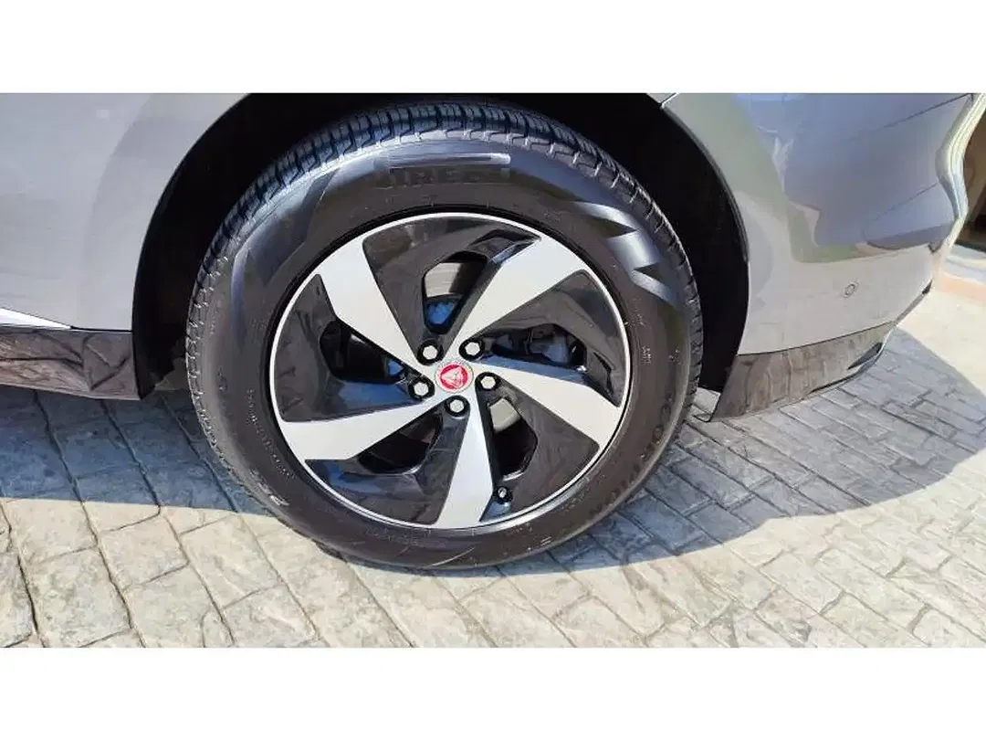 Jaguar F-Pace SE - Thumbnail 7