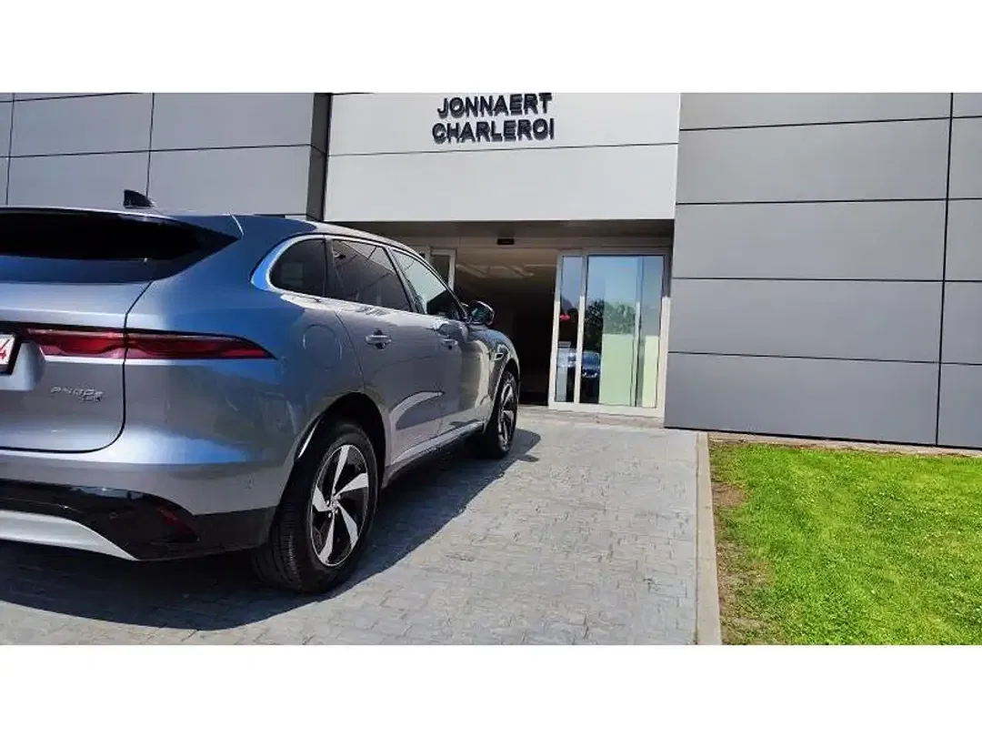 Jaguar F-Pace SE - Thumbnail 8