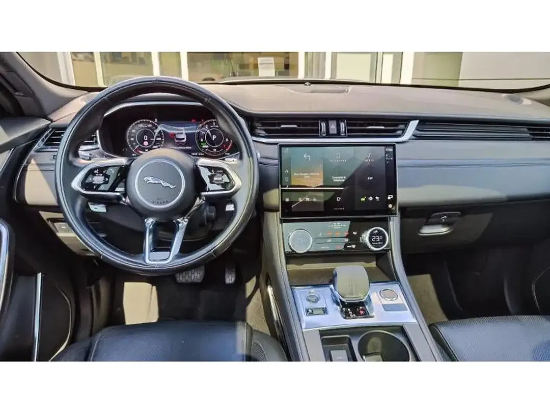 Jaguar F-Pace SE - Thumbnail 9