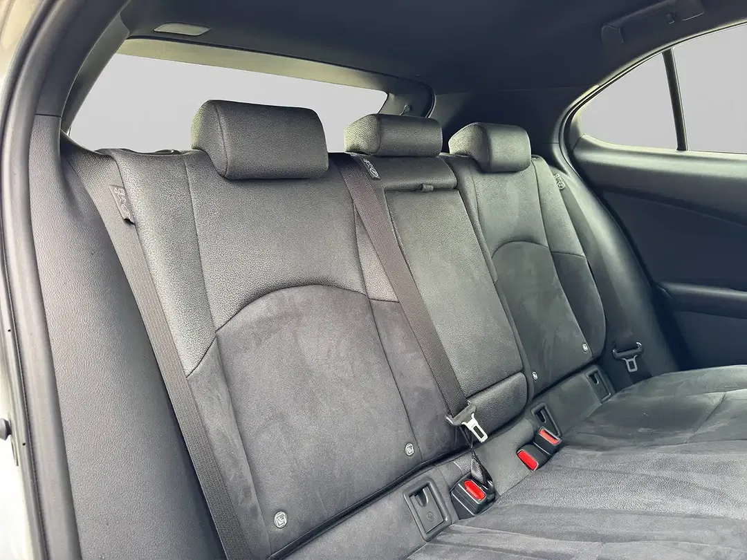 Lexus UX 300e - Thumbnail 12