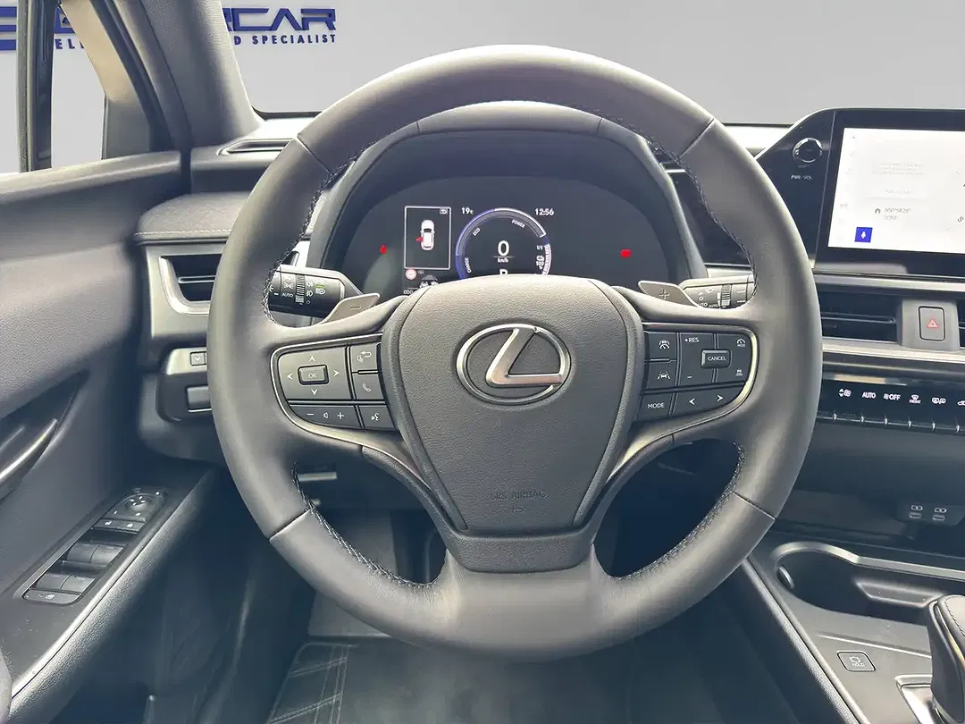 Lexus UX 300e - Thumbnail 13