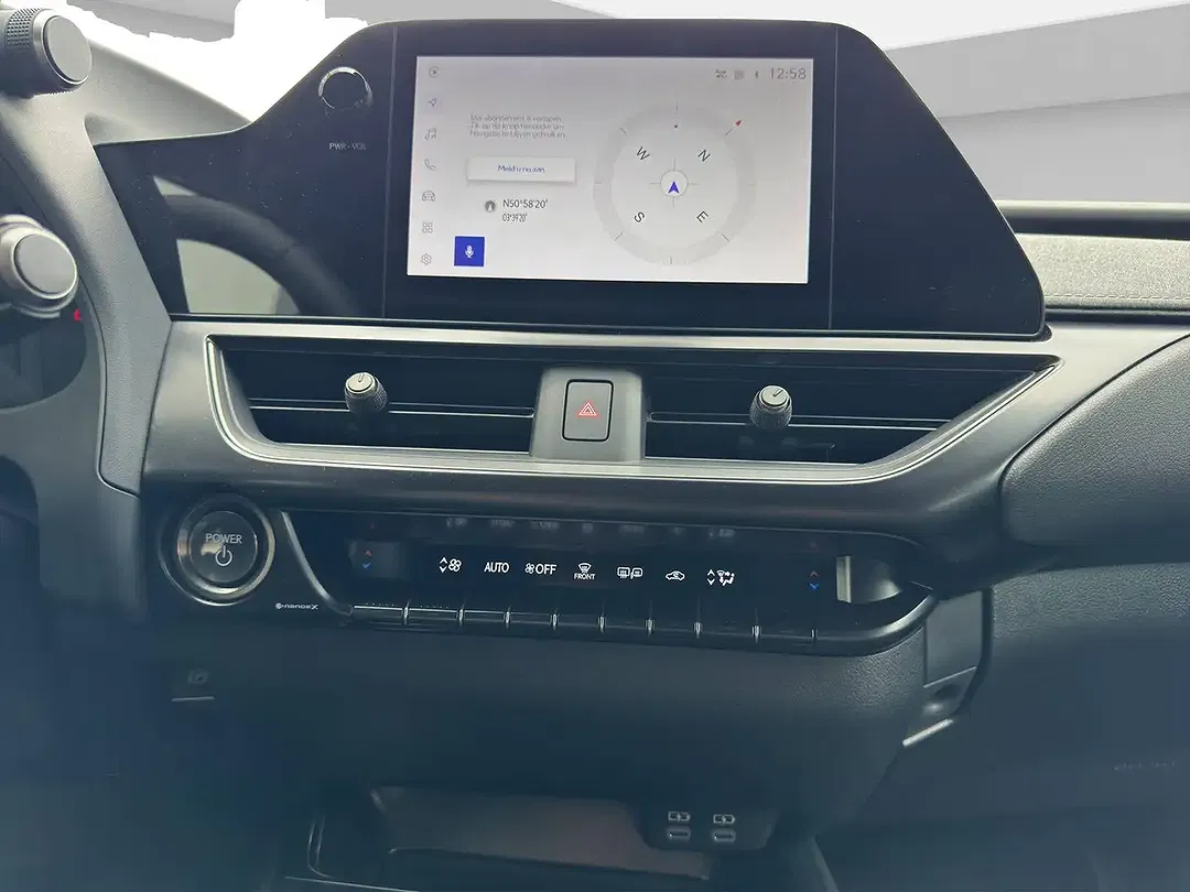 Lexus UX 300e - Thumbnail 17