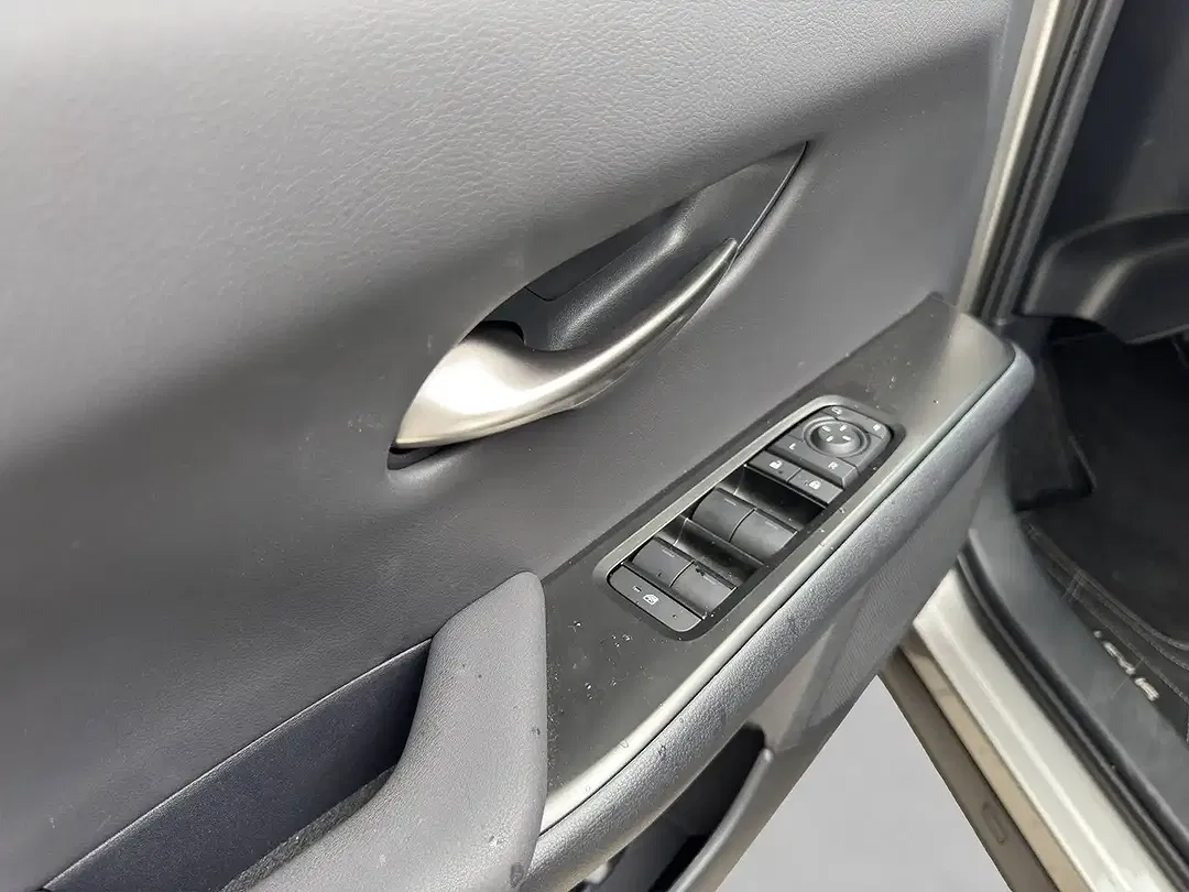 Lexus UX 300e - Thumbnail 22