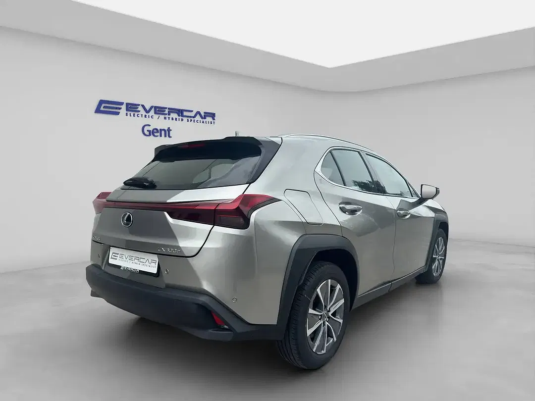 Lexus UX 300e - Thumbnail 4