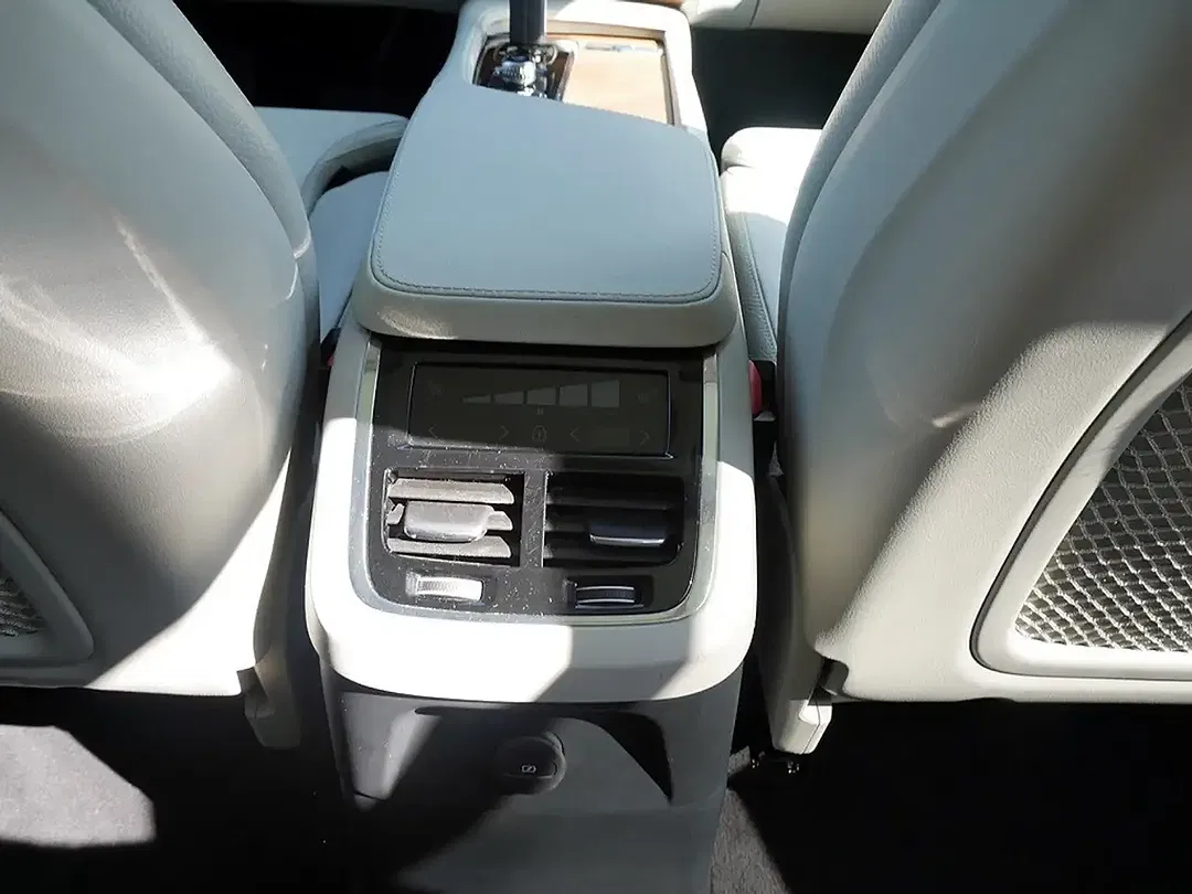 Volvo XC90 T8 AWD Recharge Inscription Expression - Thumbnail 9