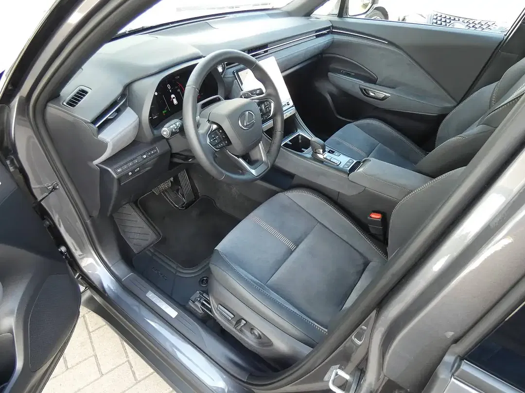 Lexus LBX Cool Executive - Thumbnail 14