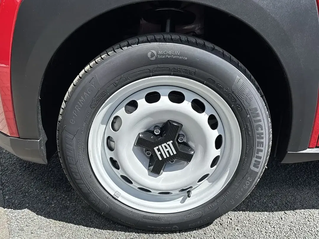 Fiat Grande Panda RED - Thumbnail 7