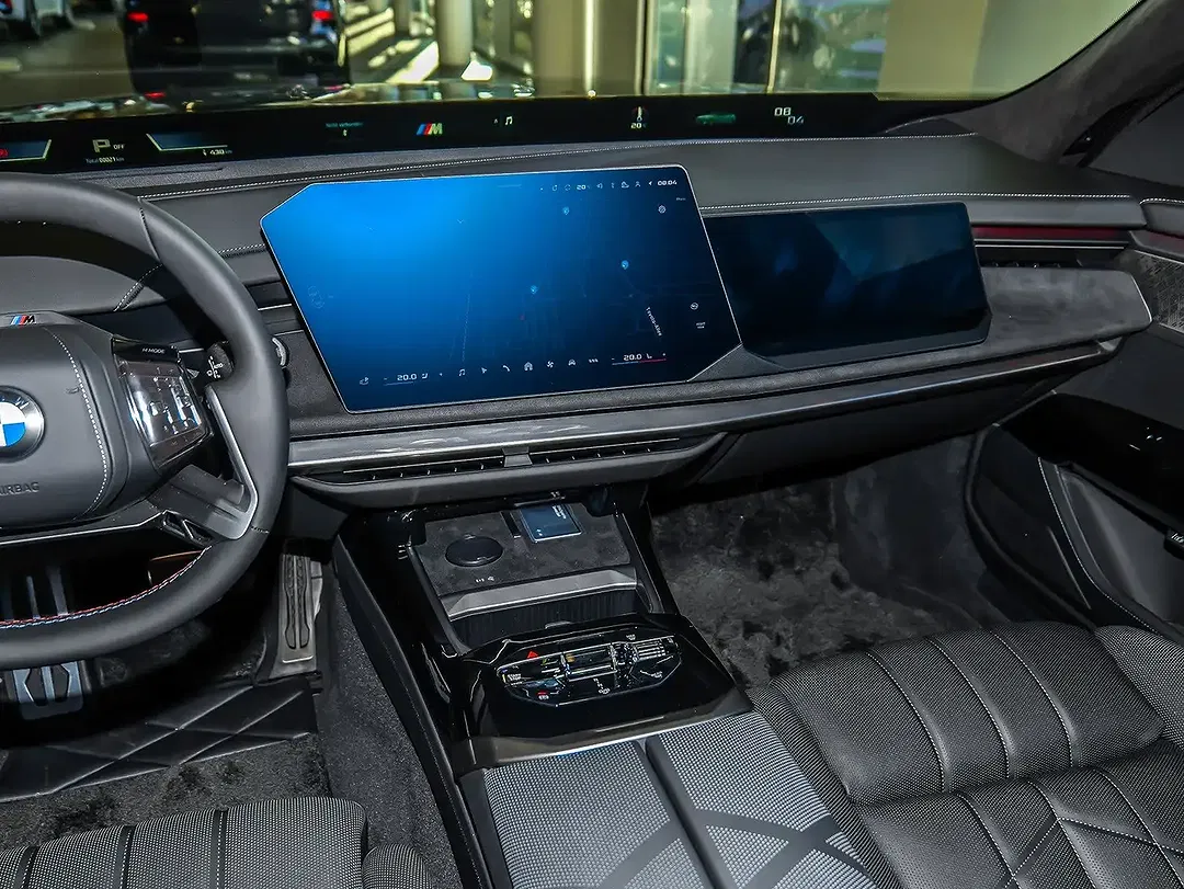 BMW i7 xDrive M Sport - Thumbnail 14