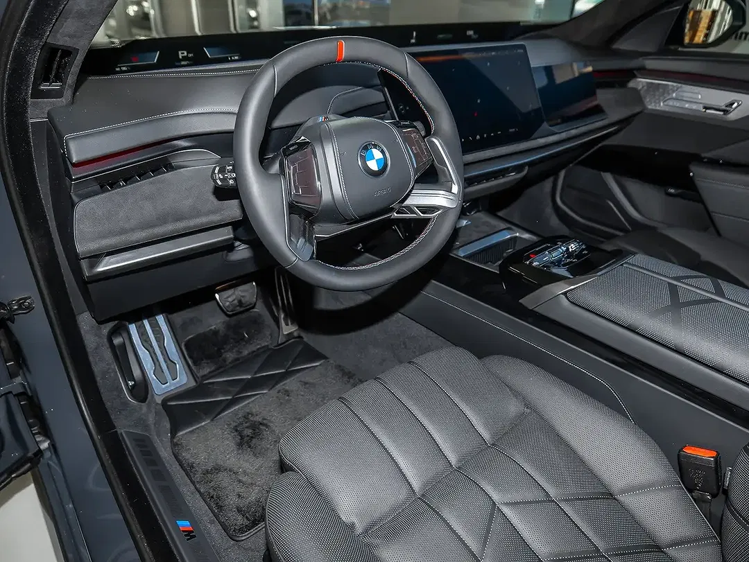 BMW i7 xDrive M Sport - Thumbnail 5