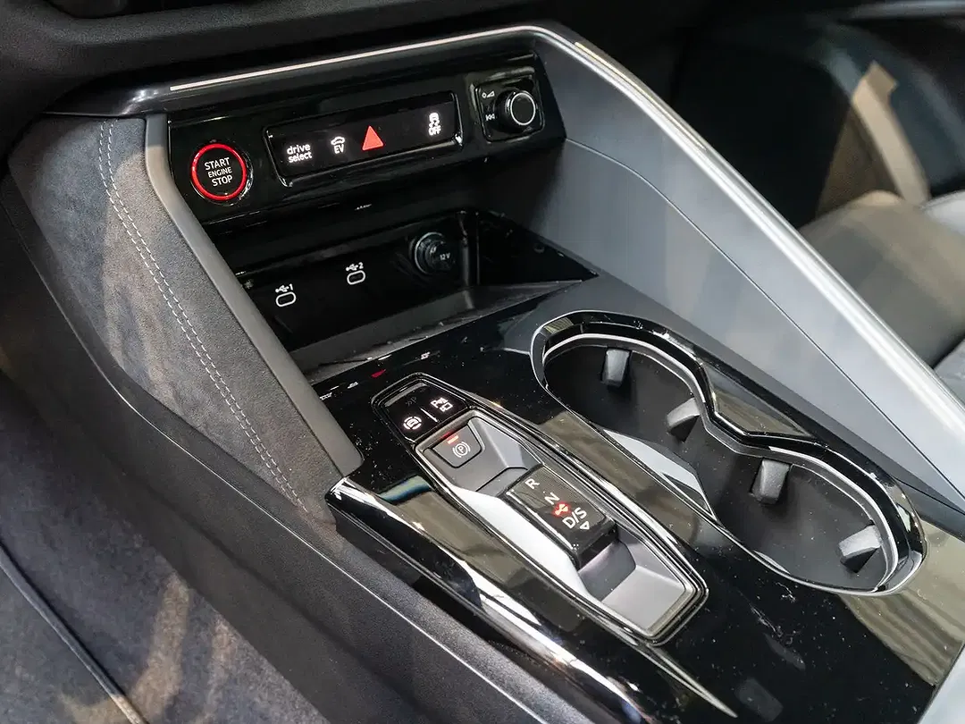 Audi Q5 S tronic quattro - Thumbnail 12