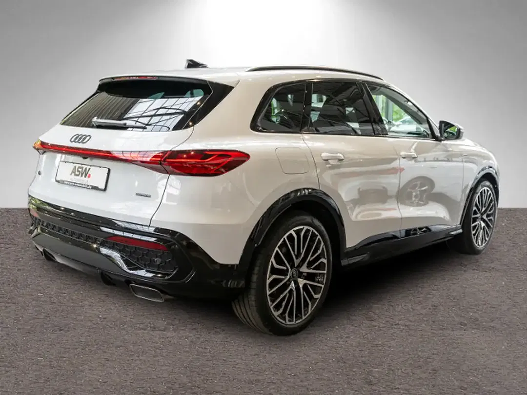 Audi Q5 S tronic quattro - Thumbnail 1