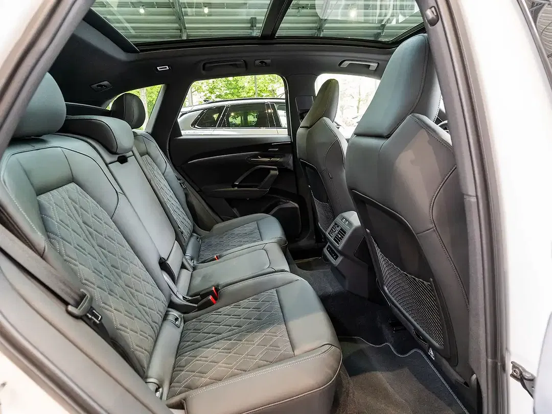 Audi Q5 S tronic quattro - Thumbnail 6