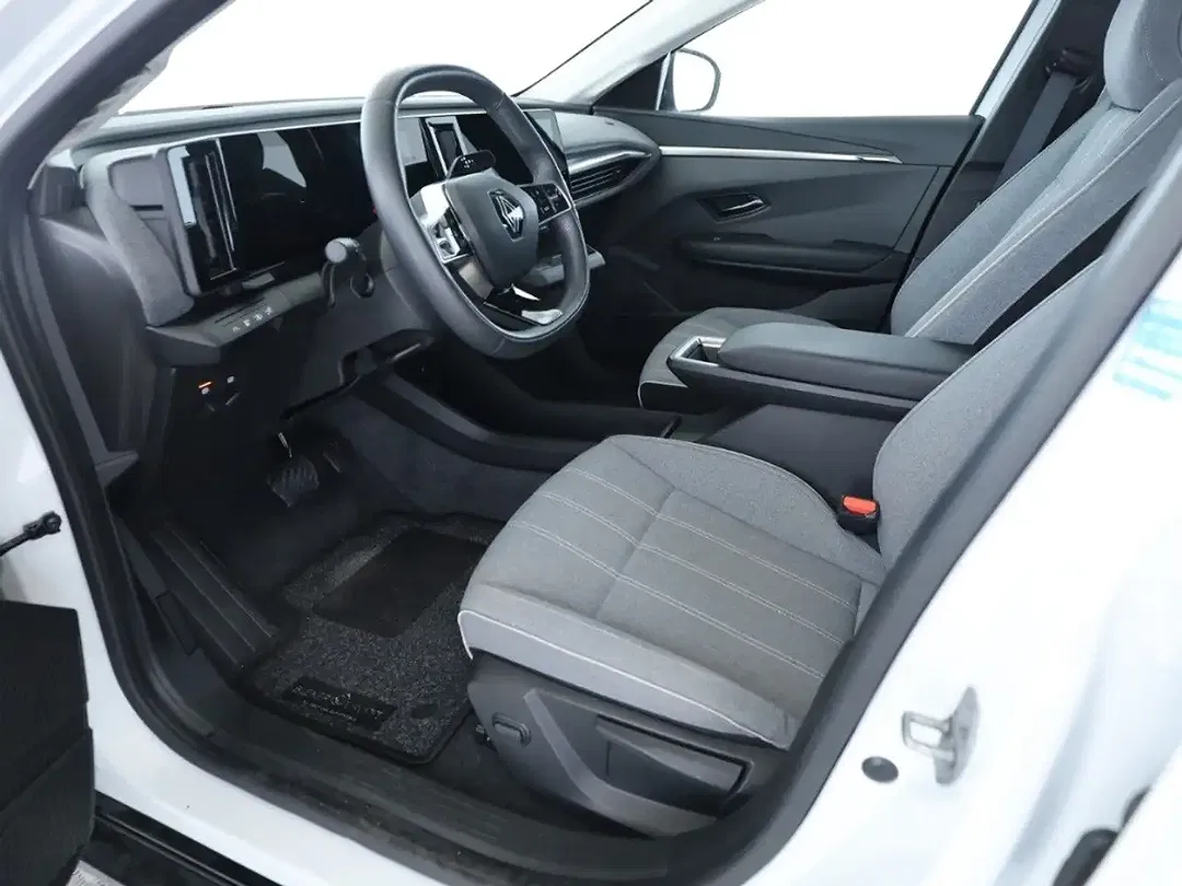 Renault Megane E-Tech - Thumbnail 11