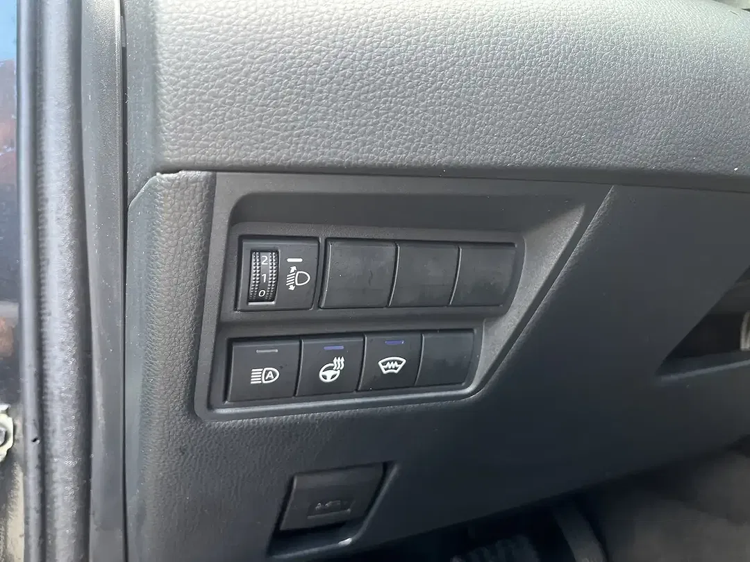 Toyota Yaris Cross Hybrid Black & White - Thumbnail 13