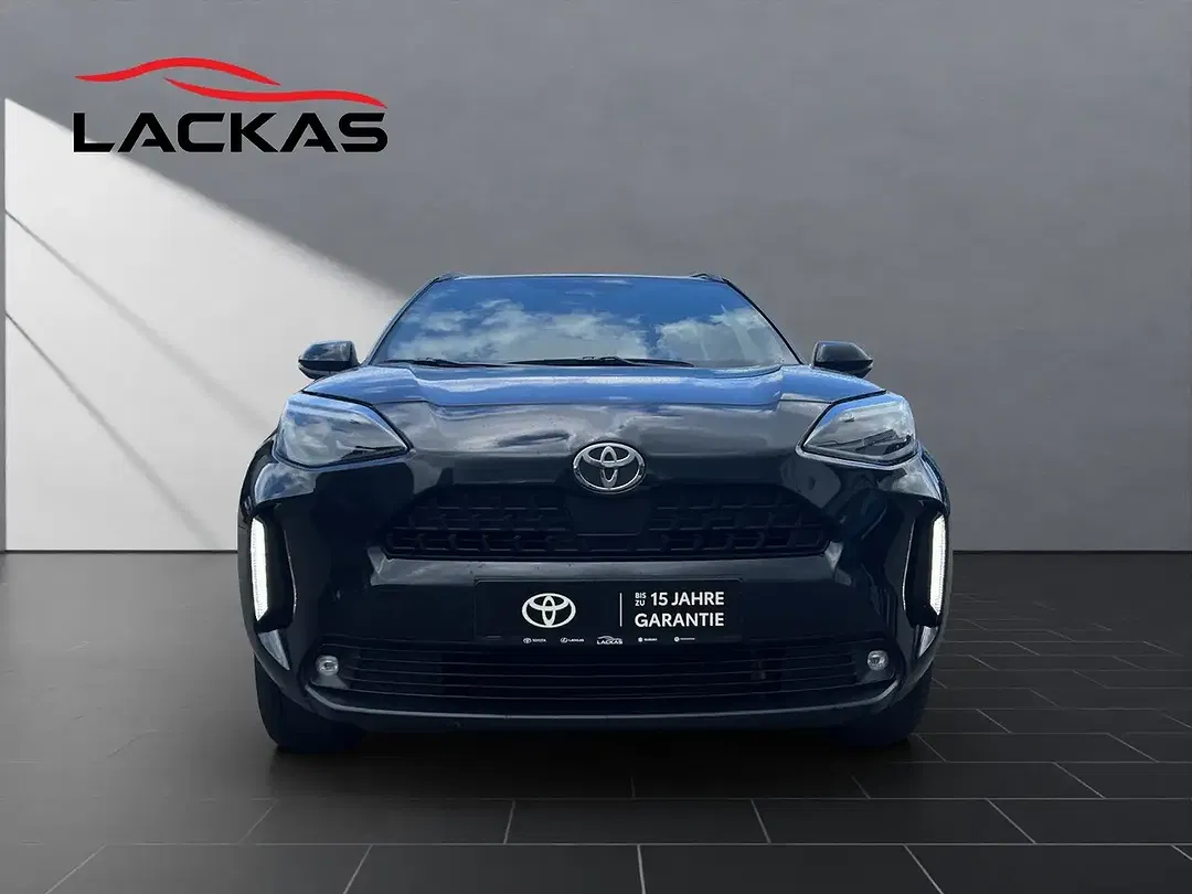 Toyota Yaris Cross Hybrid Black & White - Thumbnail 8