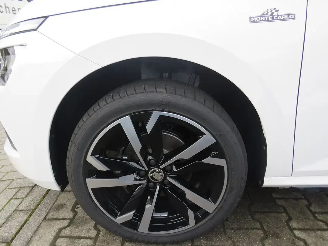Skoda Kamiq 1.5 TSI DSG Monte Carlo - Thumbnail 8