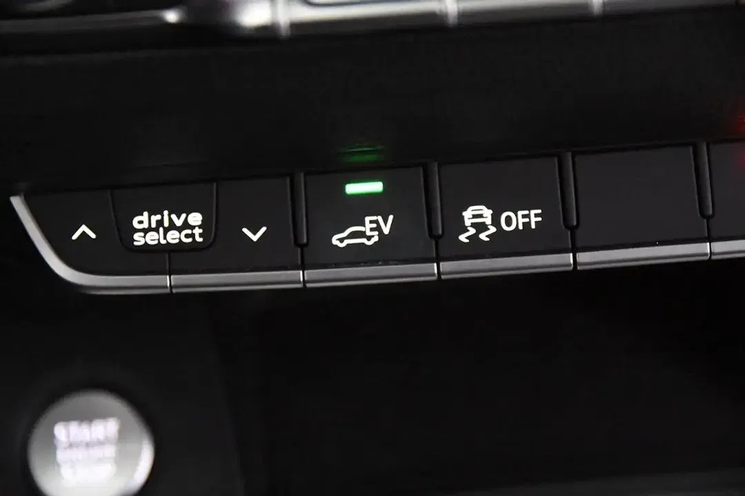 Audi Q5 50 TFSI e sport - Thumbnail 13