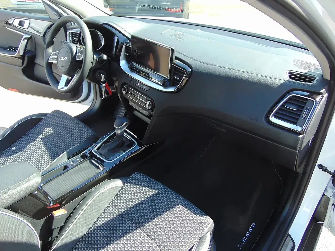 Kia XCeed Vision - Thumbnail 12